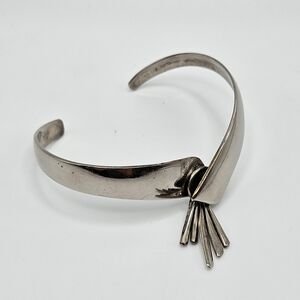 VINTAGE Silver Tone Adjustable Silver Cuff Bracelet with Fringe Detail